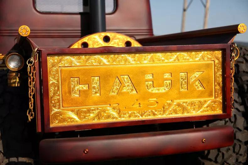 Mecanicii de la Hauk Designs (3)