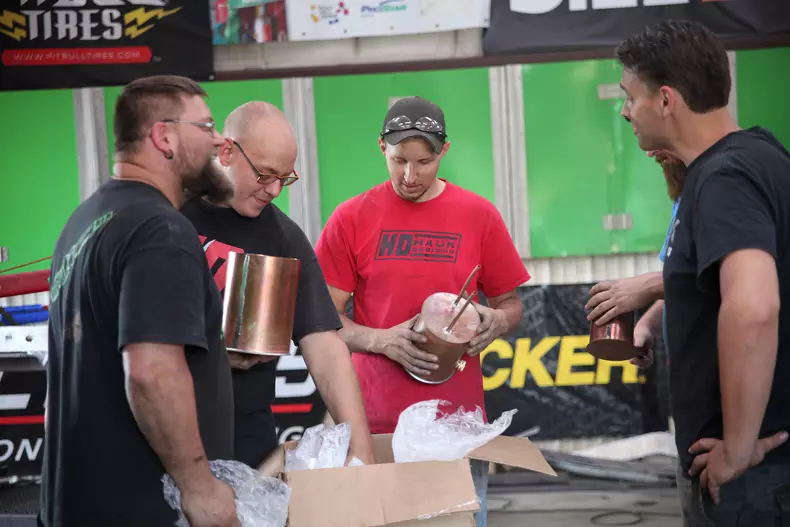 Mecanicii de la Hauk Designs (4)