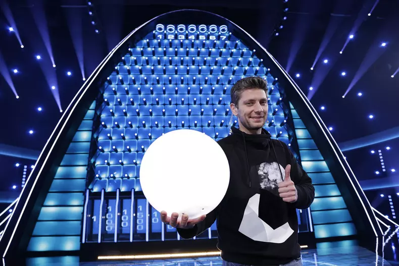 Au început filmările pentru sezonul 2 ,,The Wall – Marele Zid”, show prezentat de Valentin Butnaru la Antena 1 (2)