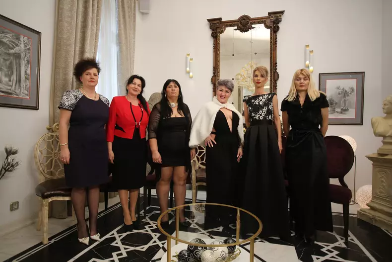 Pretendentele lui Bobby