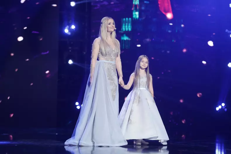 Ana Cernicova si Amelia Uzun