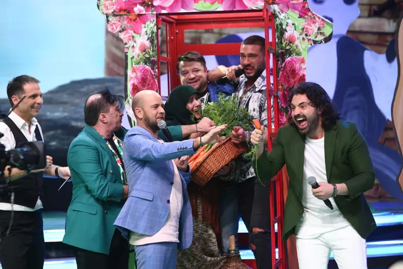 Scena misterelor (6)