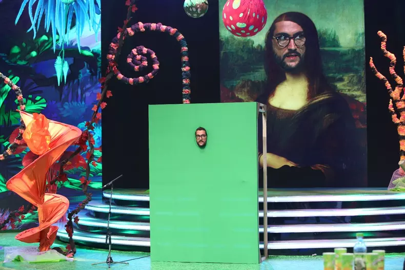 Scena misterelor (8)