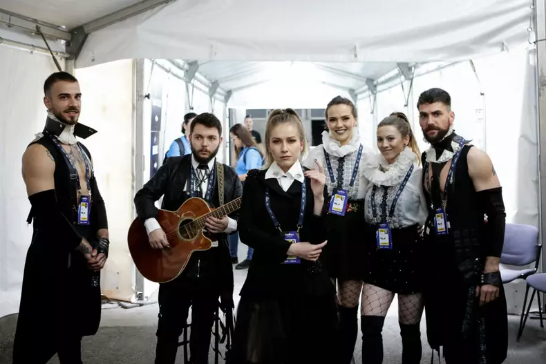 8d9efc5b-e72a-4f88-909e-fda02a00622f