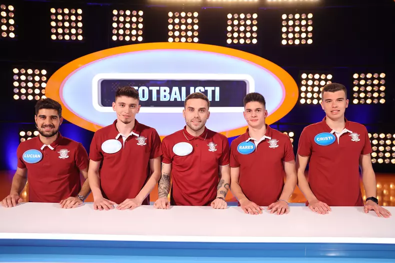 Fotbalisti vs. e-fotbalisti - Ce spun romanii (editii speciale)