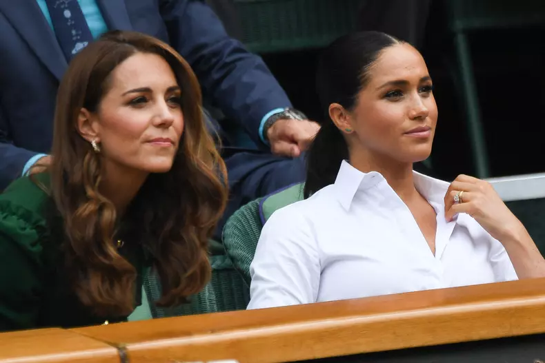 Archives - Catherine (Kate) Middleton, duchesse de Cambridge, Meghan Markle, duchesse de Sussex, sont dans les tribunes lors de la finale femme de Wimbledon "Serena Williams - Simona Halep (2/6 - 2/6) à Londres
