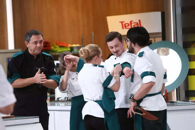 Eliminare surprinzătoare la Chefi la cuțite 30 mai 2021. A plecat acasă unul dintre cuțitele de aur (1)