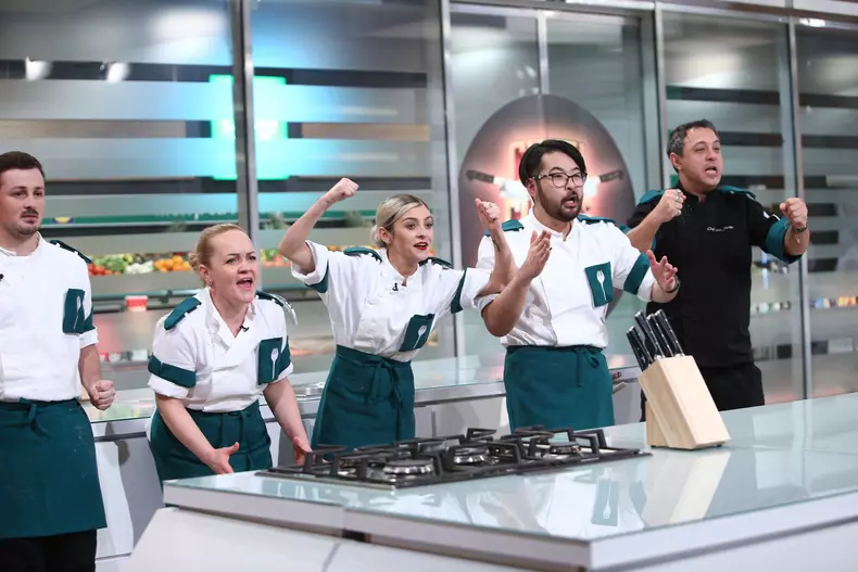 Eliminare surprinzătoare la Chefi la cuțite 30 mai 2021. A plecat acasă unul dintre cuțitele de aur (3)