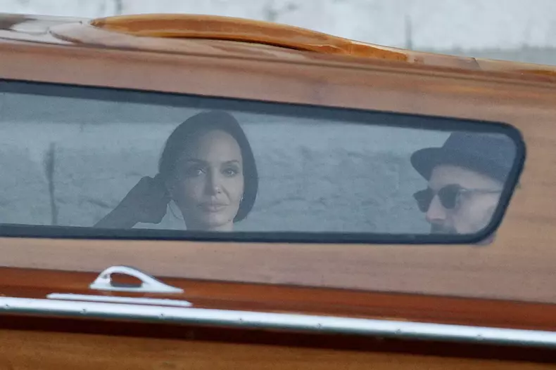 Angelina Jolie JR - Venise