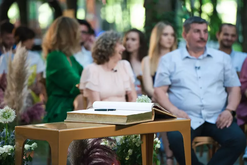 Casatoriti-pe-nevazute-2