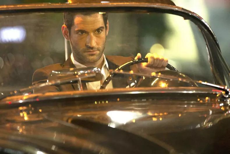 Tom Ellis  - Lucifer Morningstar din serialul Lucifer de pe Netflix