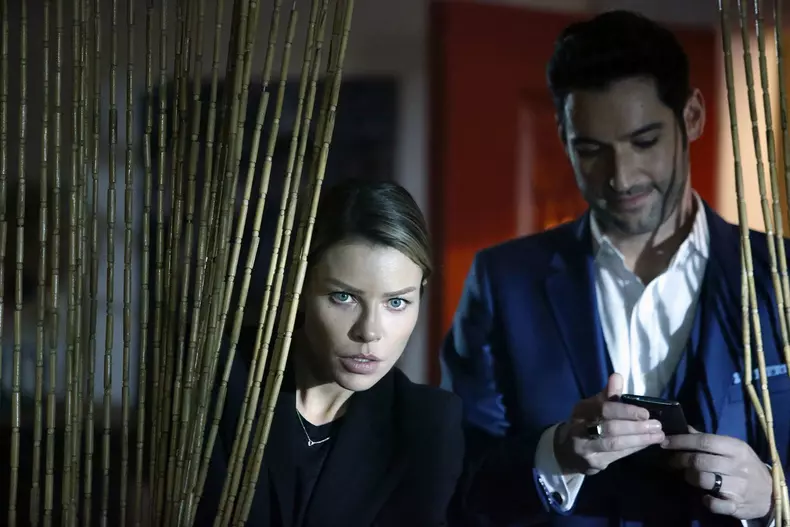 Lauren German si Tom Ellis