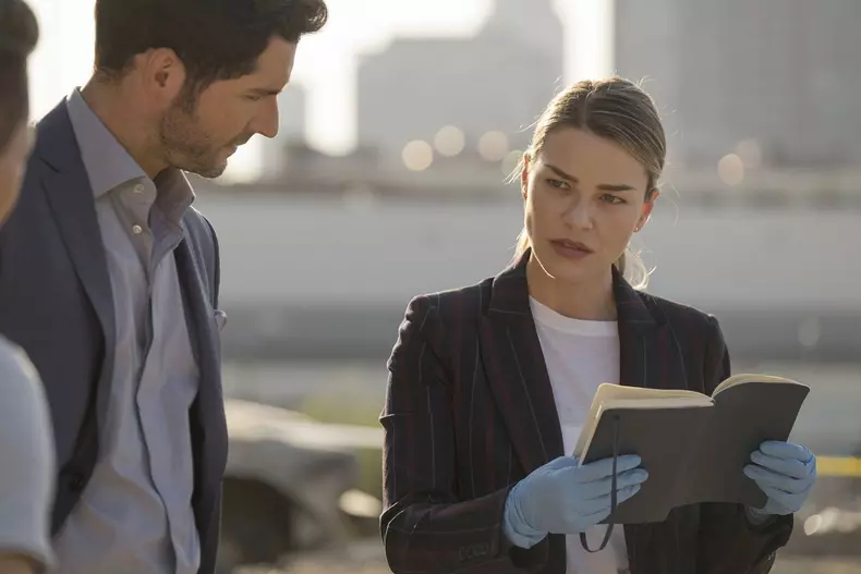 Tom Ellis si Lauren German - serialul Lucifer, Netflix