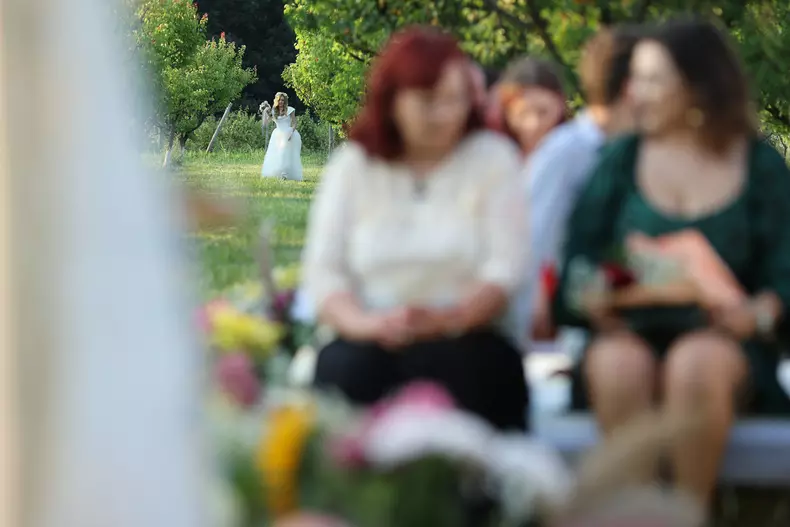 Andra - Casatoriti pe nevazute