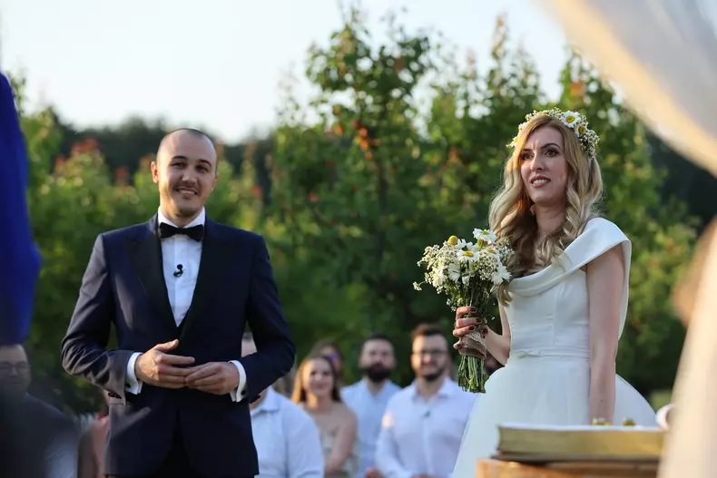 Andra si Mihai - Casatoriti pe nevazute (1)