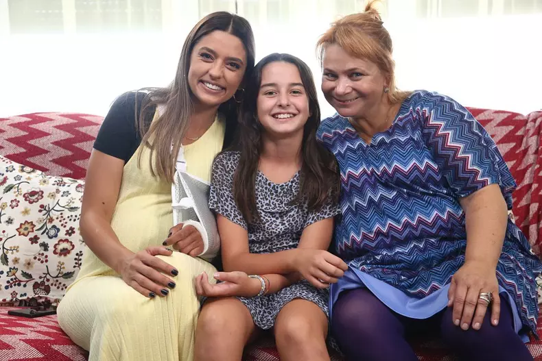 Cine este Oana Moșneagu, Andreea din „Adela”. „Mi se reproşează că sunt rea, invidioasă, geloasă” (4)