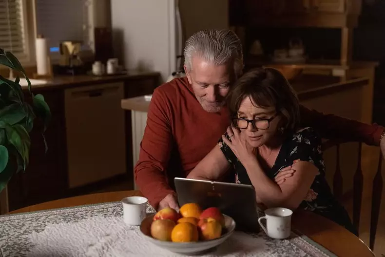 Patrick-Duffy-din-Dallas-si-iubita-lui-Linda-Purl-fotografii-pe-Instagram-4