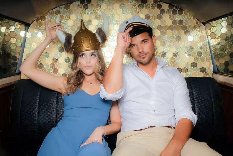 Taylor-Lautner-si-iubita-lui-s-au-logodit-7