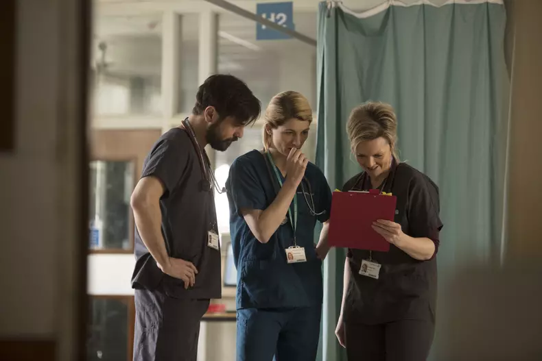 Ai încredere în mine - Emun Elliott, Jodie Whittaker și Sharon Small