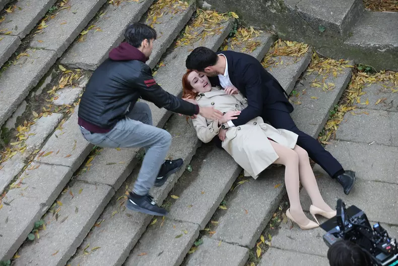 serial-vlad-Eliza-impuscata-1