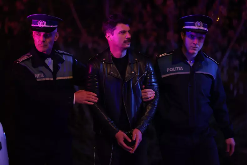 serial-vlad-Leo-politie-1