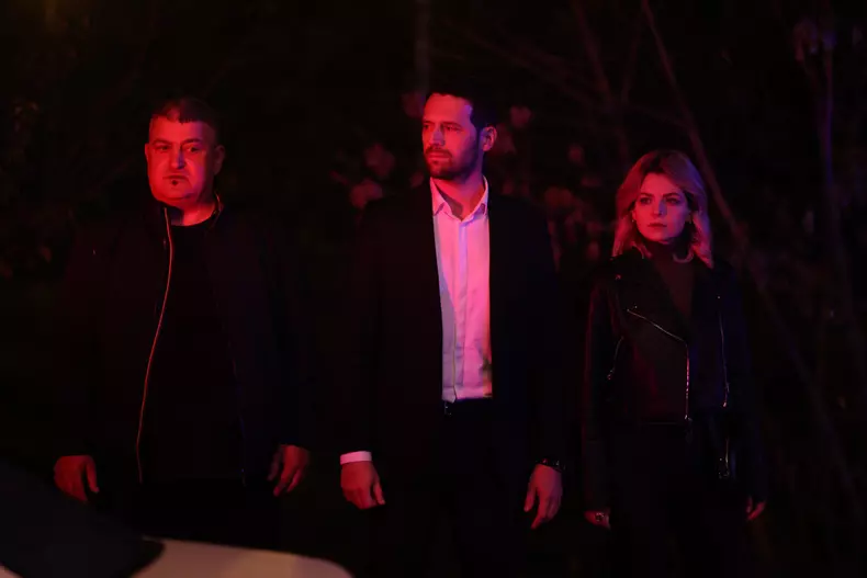 serial-vlad-Vlad-Barbu-Miki