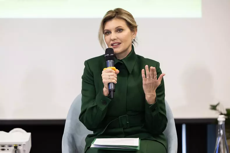 Olena-Zelenska-274326484_1200165657179989_332022794645650018_n