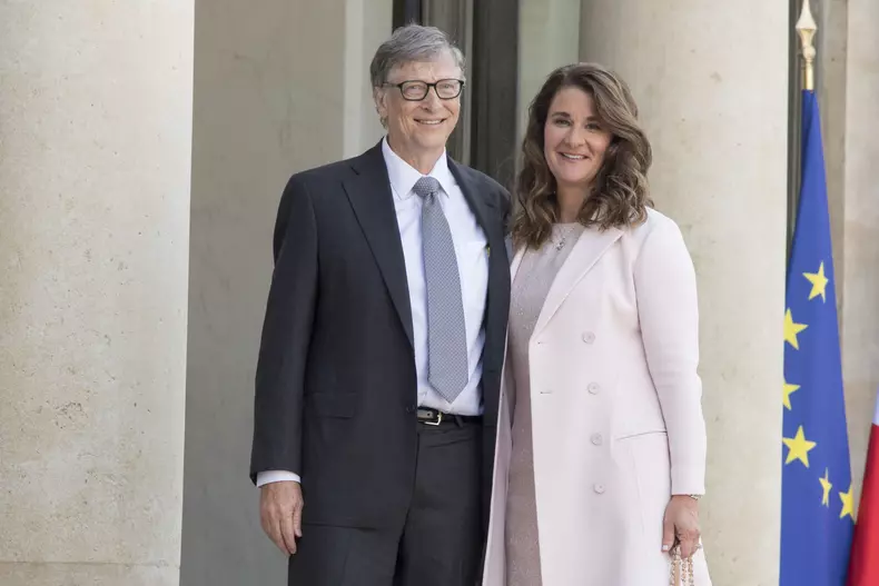 La France honore Bill et Melinda Gates des insignes de Commandeur de la Légion d'Honneur