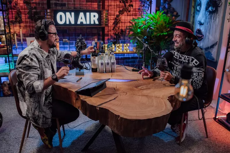 La-ce-a-renuntat-CRBL-atunci-cand-s-a-mutat-cu-tot-cu-familie-in-Spania-3