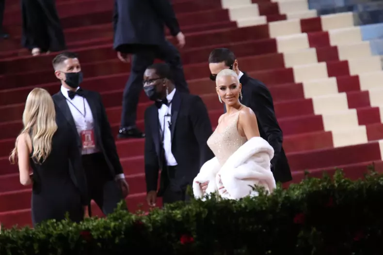 Sacrificiul făcut de Kim Kardashian pentru a intra în pielea lui Marilyn Monroe, la Met Gala