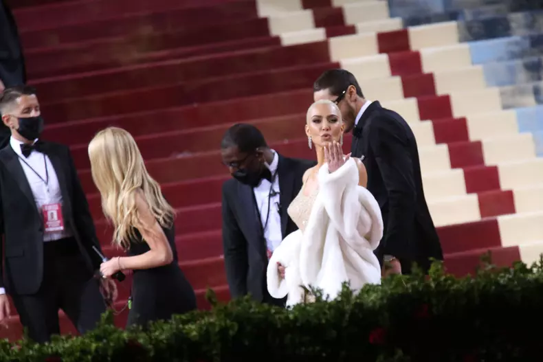 Sacrificiul făcut de Kim Kardashian pentru a intra în pielea lui Marilyn Monroe, la Met Gala