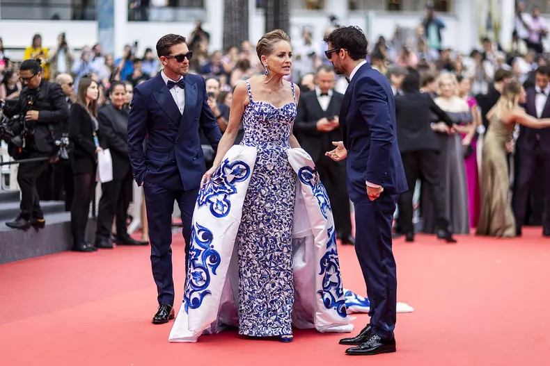 Sharon-Stone-a-stralucit-pe-covorul-rosu-de-la-Cannes-2022-11