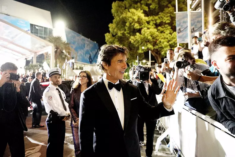 Descente des marches du film "Top Gun : Maverick" lors du 75ème Festival International du Film de Cannes