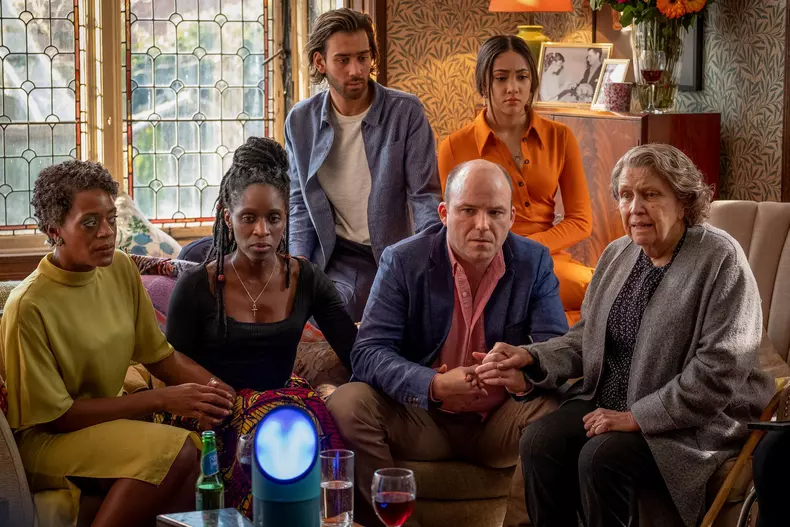 „Ani și ani”, o miniserie despre un viitor distopic, în premieră la Focus Sat TV