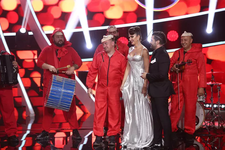 Mahala Rai Banda, apariție specială alături de surorile Odagiu în finala Te cunosc de undeva!, 9 iulie 2022