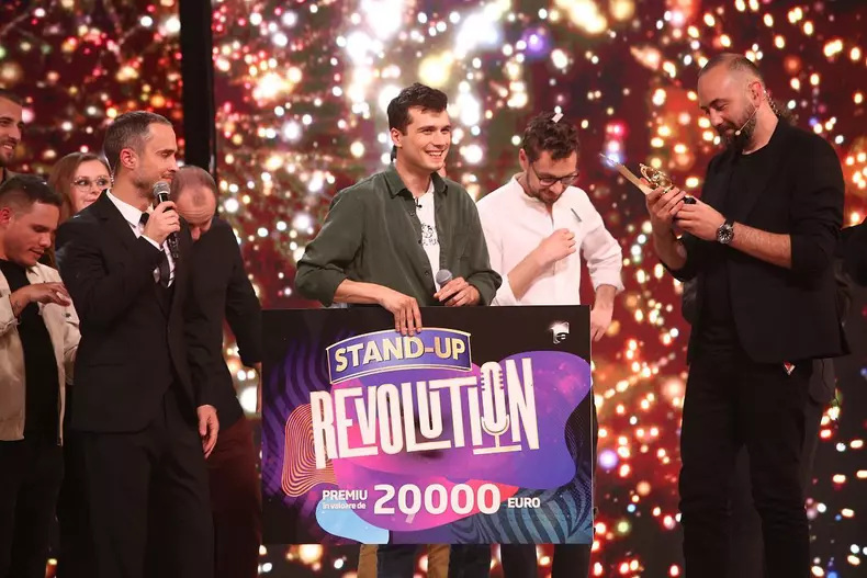 Cine-este-castigatorul-„Stand-Up-Revolution-2022-1