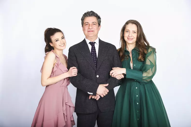 Ultimul-sezon-al-serialului-Adela-Adela-2