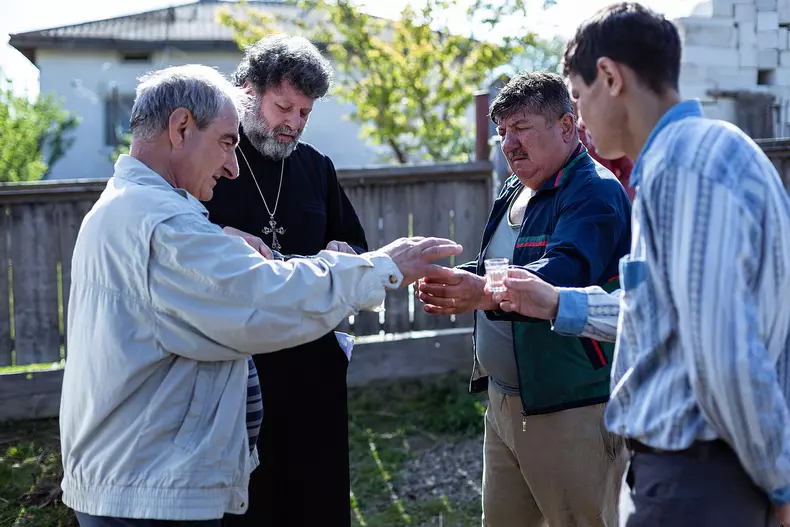 „Oameni-de-treaba-al-patrulea-lungmetraj-semnat-de-Paul-Negoescu.-Cand-si-unde-are-premiera-1