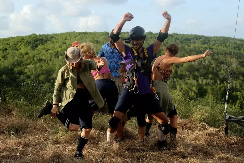 Cerere-in-casatorie-la-„Sunt-celebru-scoate-ma-de-aici-3