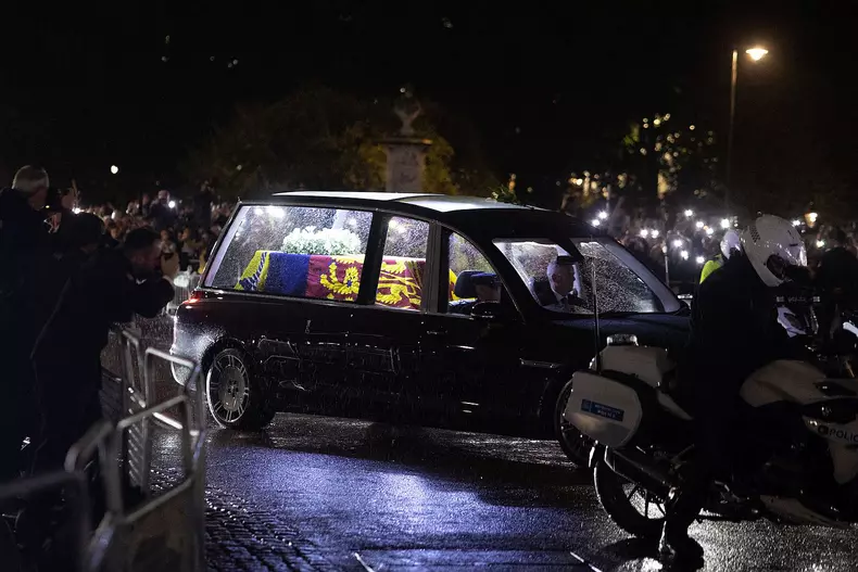 Queen Elizabeth II Hearse arrives at Buckingham Palace - London