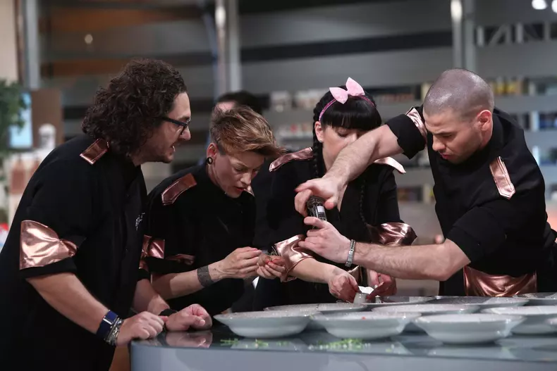 chef-dumitrescu-si-echipa-sa