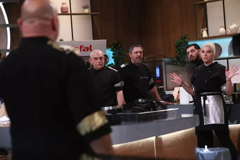 Chefi la cuțite, 23 noiembrie 2022. Următorul battle duce echipele într-o călătorie culinară prin 9 țări