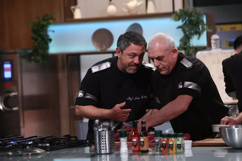 Chefi la cuțite, 23 noiembrie 2022. Următorul battle duce echipele într-o călătorie culinară prin 9 țări