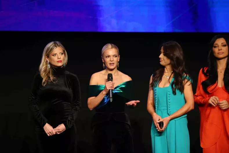 Roxana Hulpe, Lavinia Petre la Premiile TVMania 2022