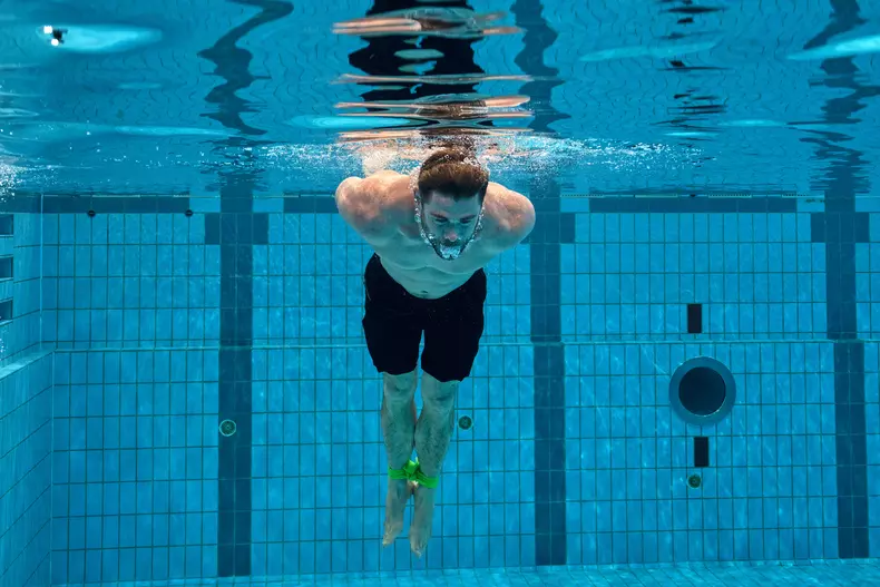 „Chris Hemsworth Dincolo de limite”