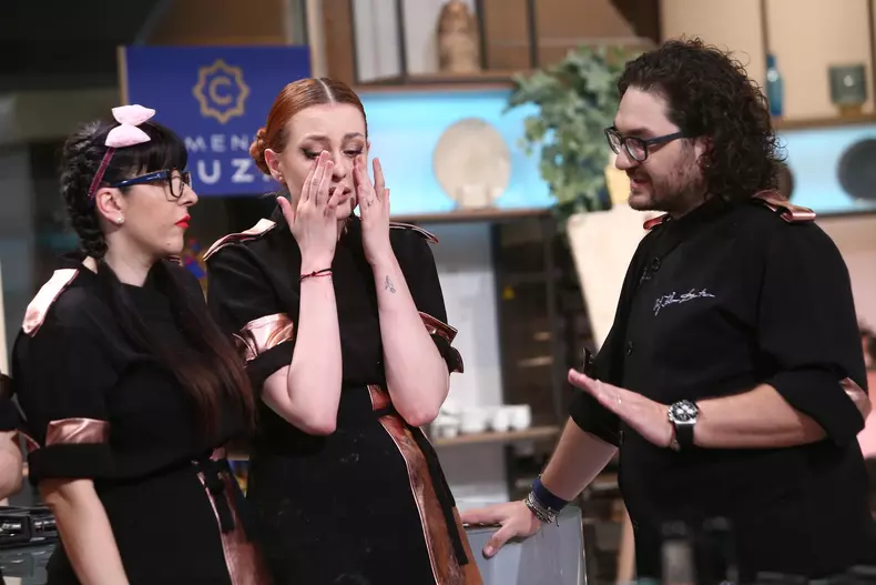 cine-este-concurentul-care-a-fost-eliminat-de-la-chefi-la-cutite-21-noiembrie-2022.-4