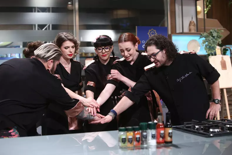 cine-este-concurentul-care-a-fost-eliminat-de-la-chefi-la-cutite-21-noiembrie-2022.-7