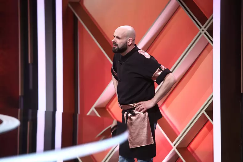 cine-este-concurentul-eliminat-de-la-chefi-la-cutite-8-noiembrie-2022.-3