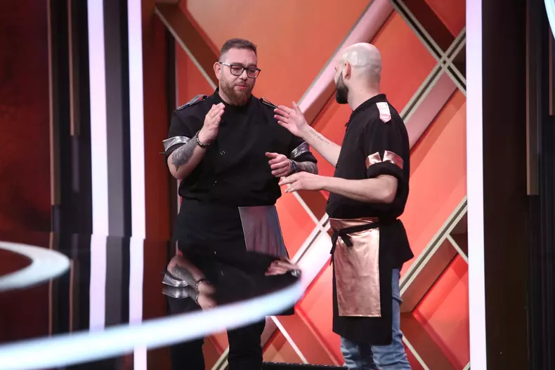 cine-este-concurentul-eliminat-de-la-chefi-la-cutite-8-noiembrie-2022.-6