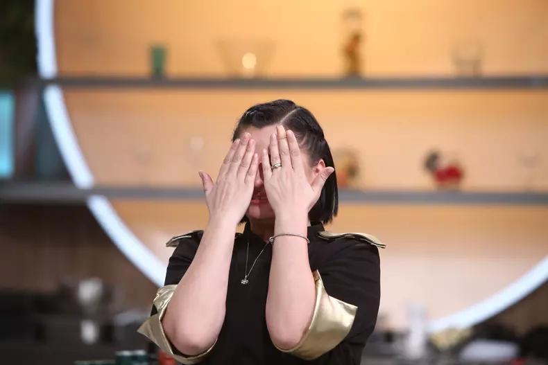 cine-este-concurentul-eliminat-de-la-chefi-la-cutite-8-noiembrie-2022.-7